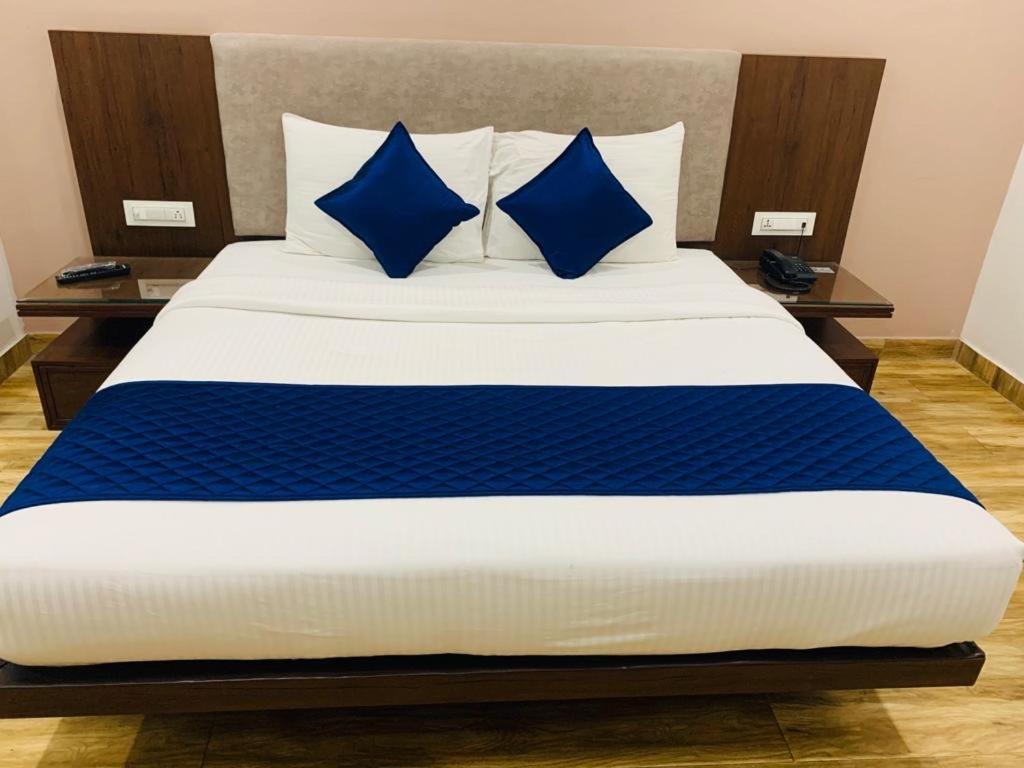 Hotel Ak Suites Патіала Екстер'єр фото