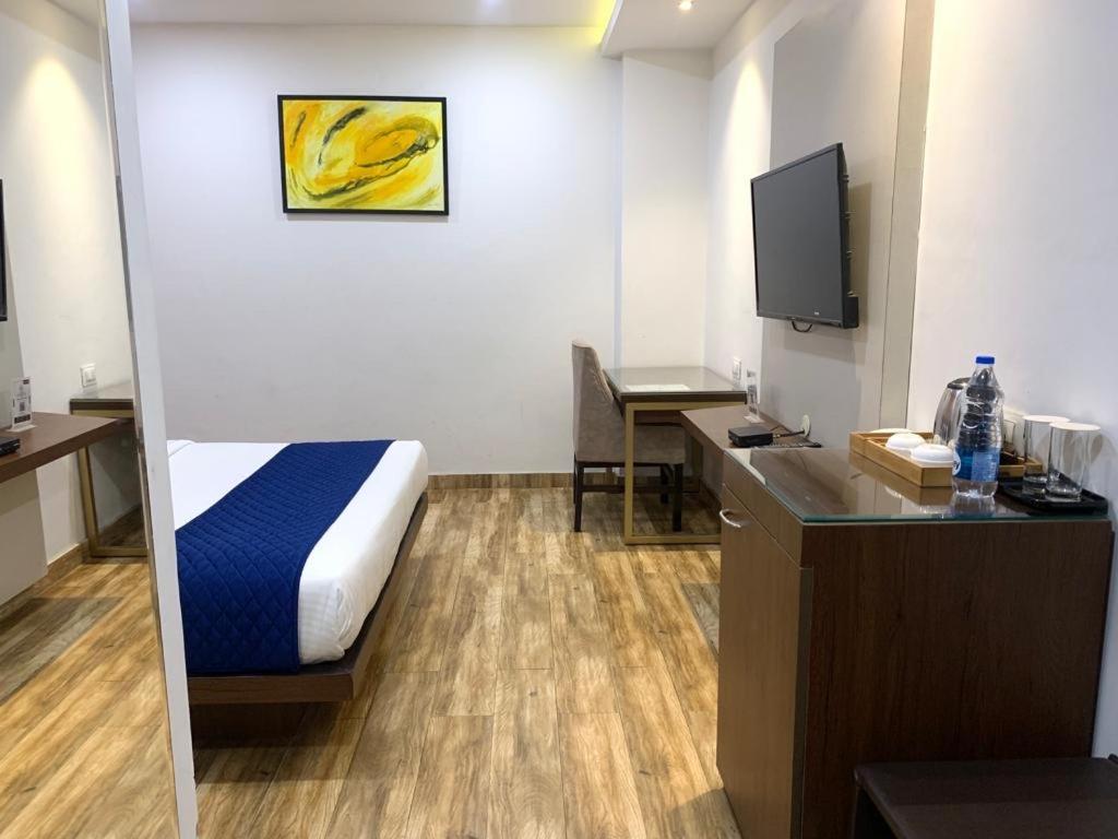 Hotel Ak Suites Патіала Екстер'єр фото