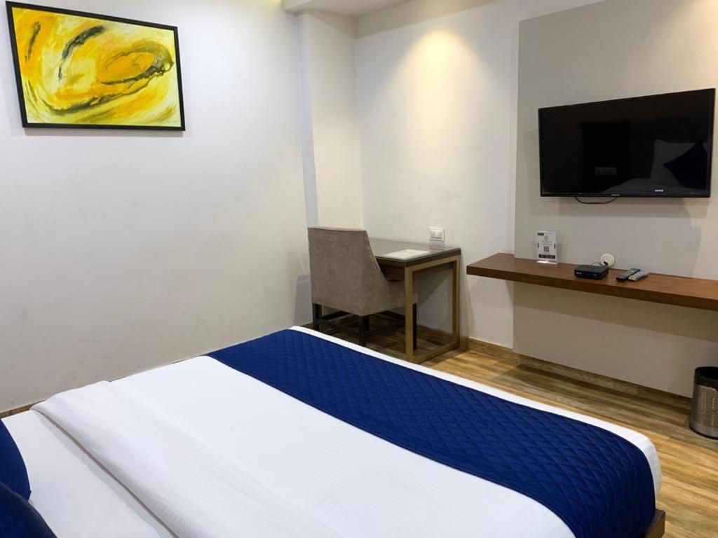 Hotel Ak Suites Патіала Екстер'єр фото