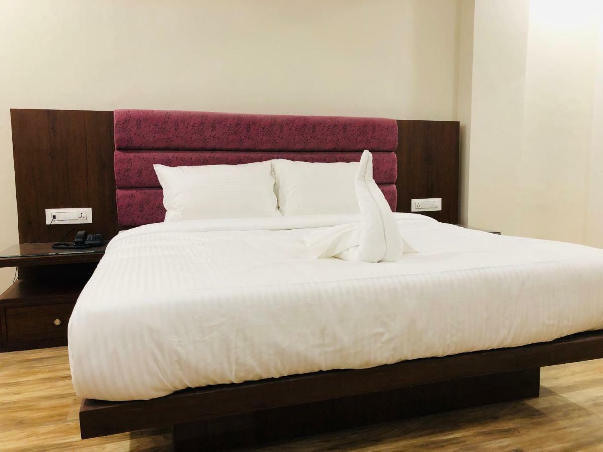 Hotel Ak Suites Патіала Екстер'єр фото