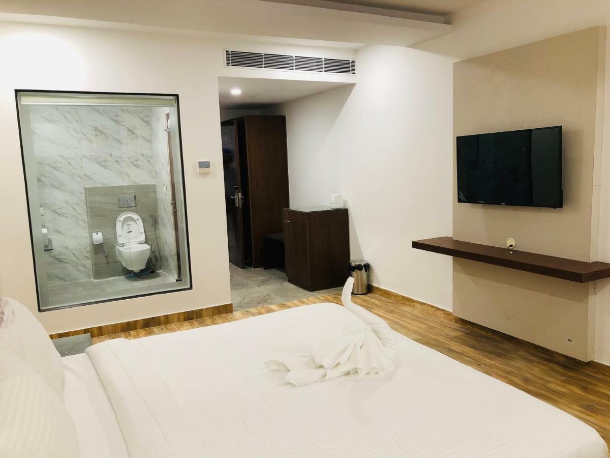 Hotel Ak Suites Патіала Екстер'єр фото