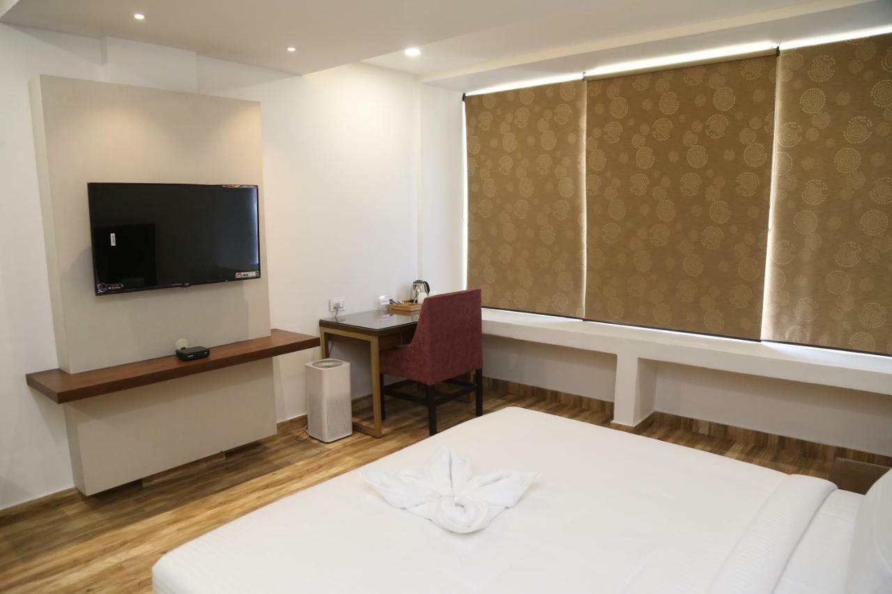 Hotel Ak Suites Патіала Екстер'єр фото