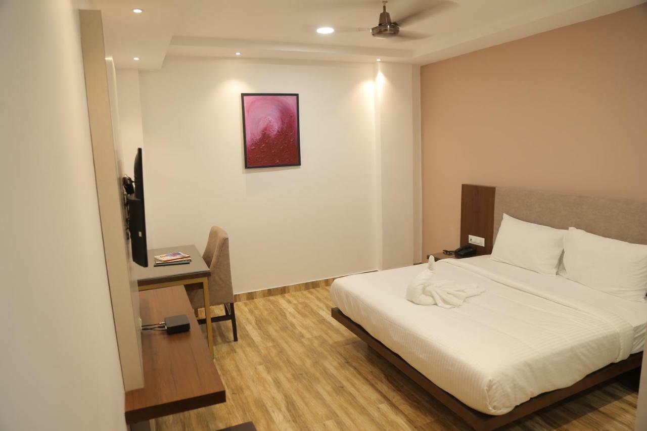 Hotel Ak Suites Патіала Екстер'єр фото